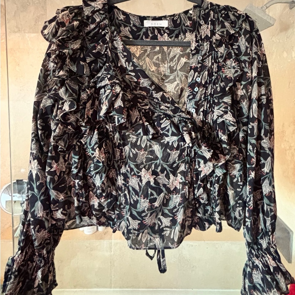 Doen Black Floral Women's Top